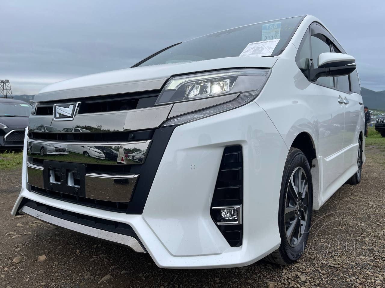 Фото Toyota Noah - Japan Life 