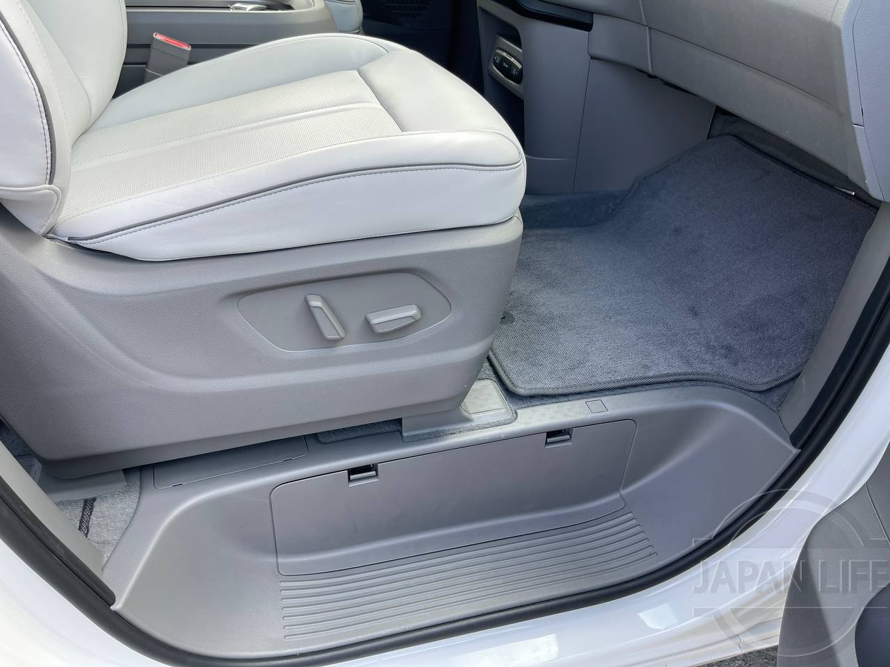 Фото Hyundai Staria - Japan Life 