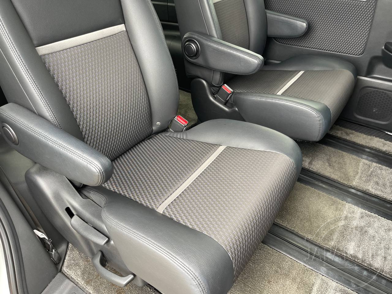 Фото Honda Stepwgn - Japan Life 