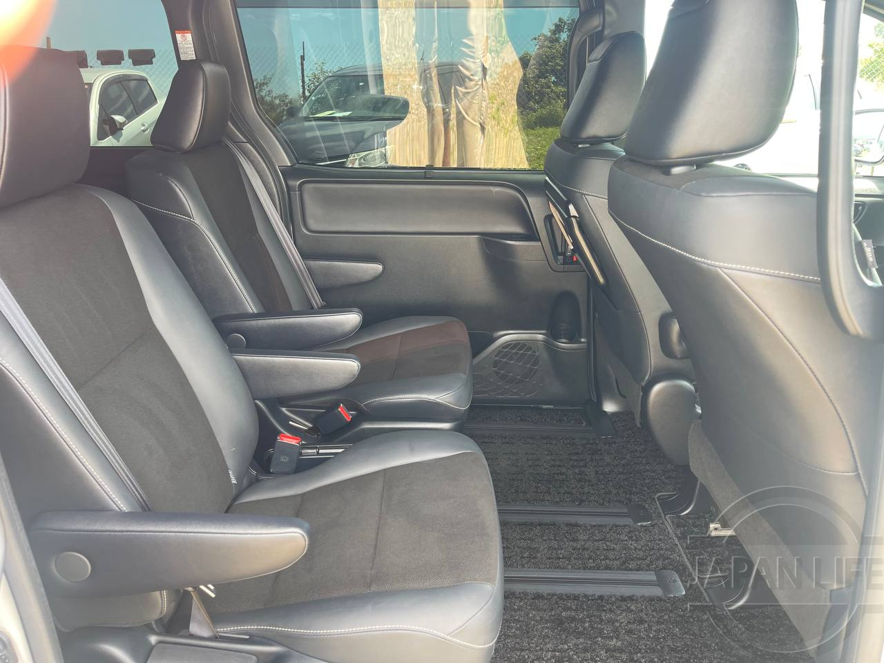 Фото Toyota Noah - Japan Life 