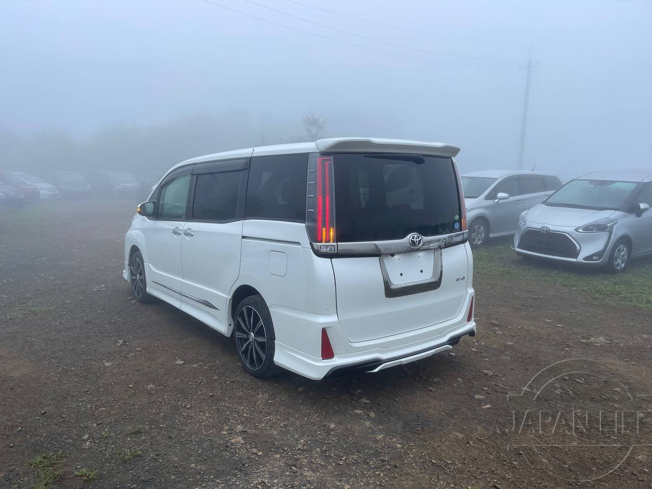 Фото Toyota Noah - Japan Life 