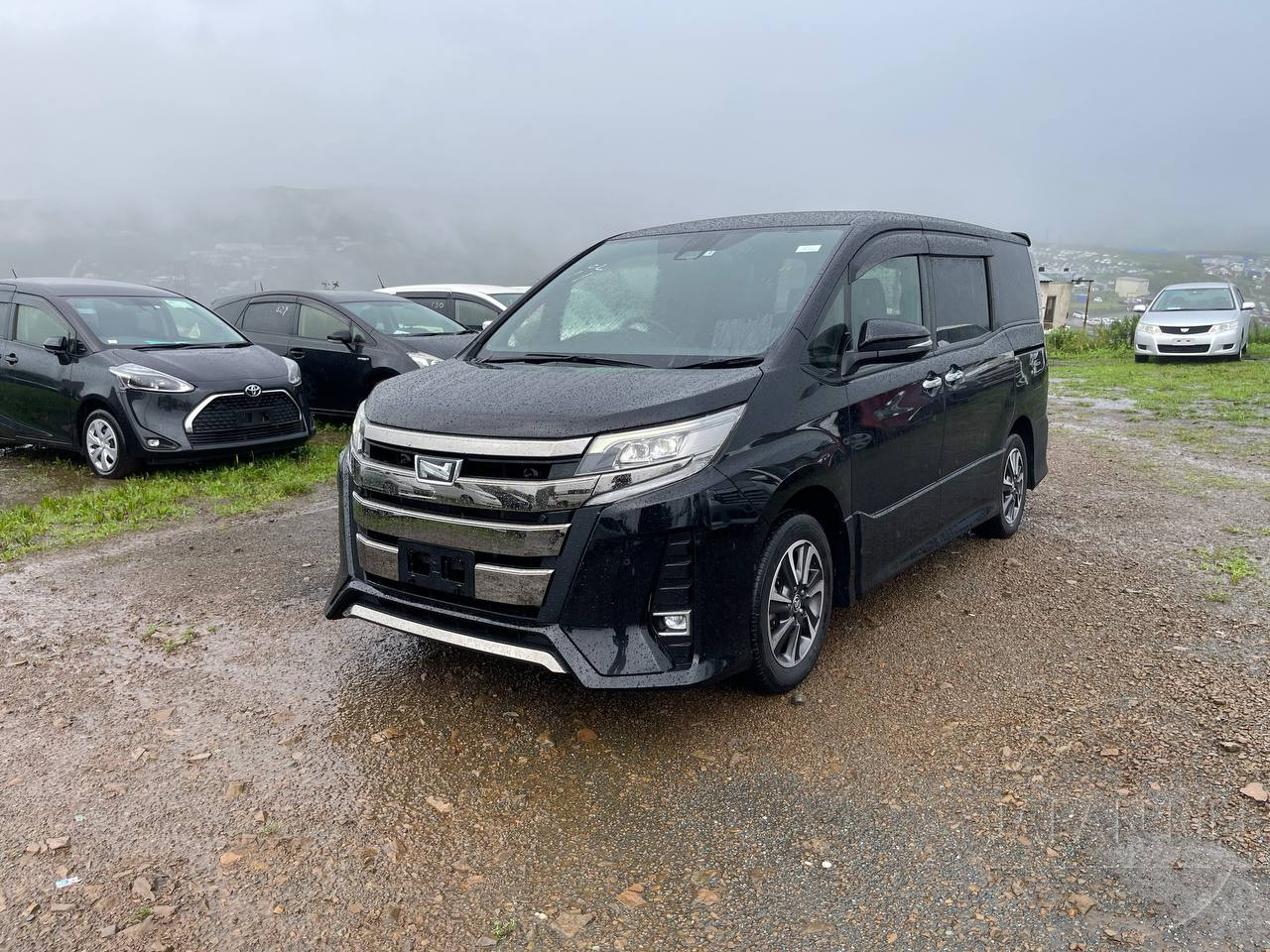 Фото Toyota Noah - Japan Life 