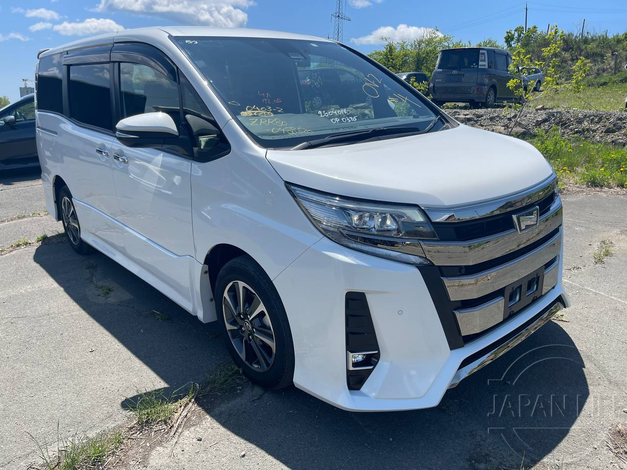 Фото Toyota Noah - Japan Life 