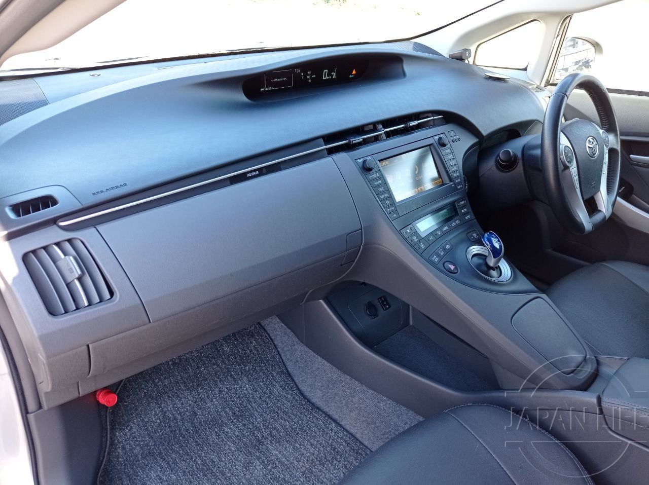 Фото Toyota Prius - Japan Life 