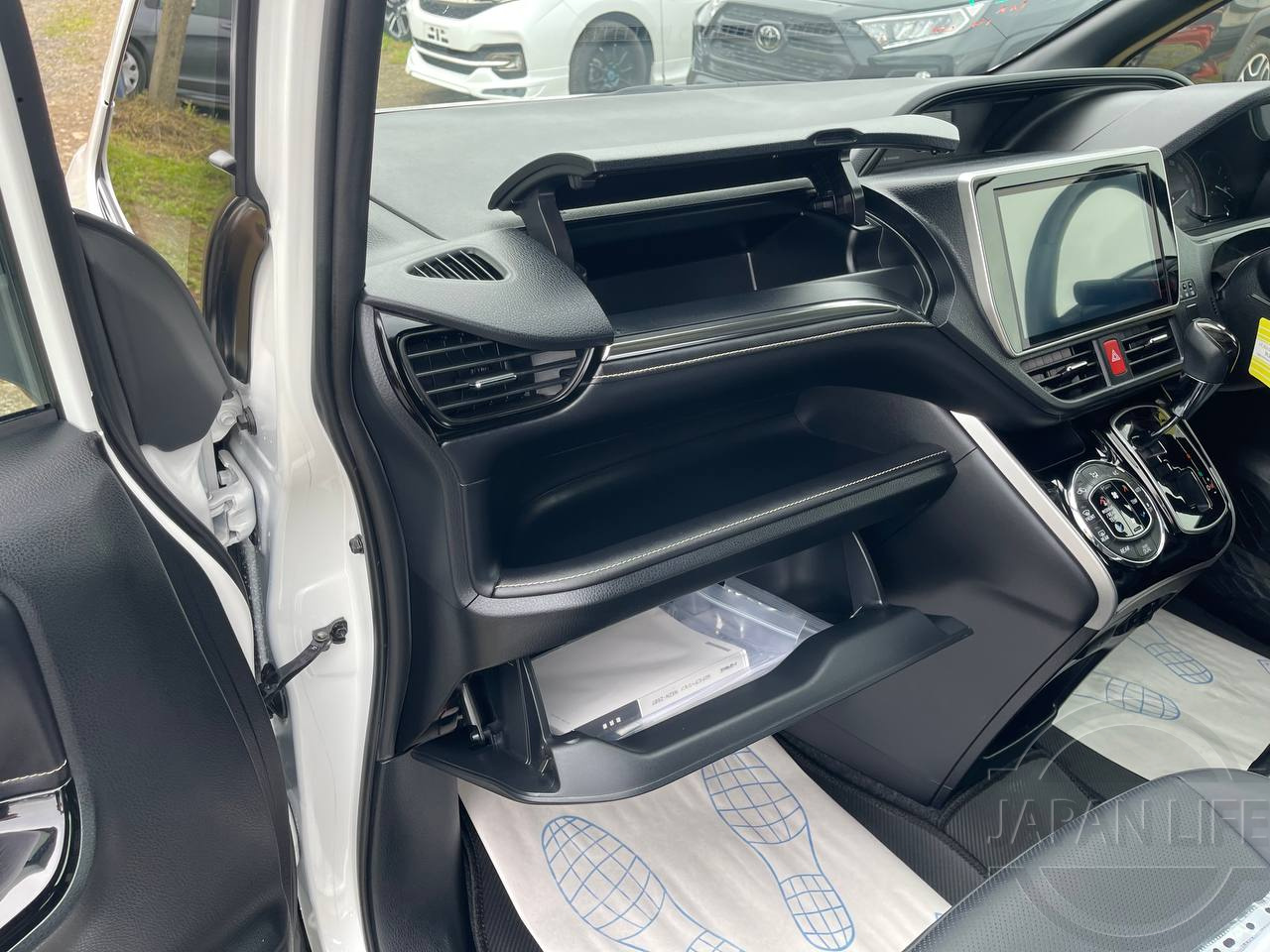 Фото Toyota Esquire - Japan Life 