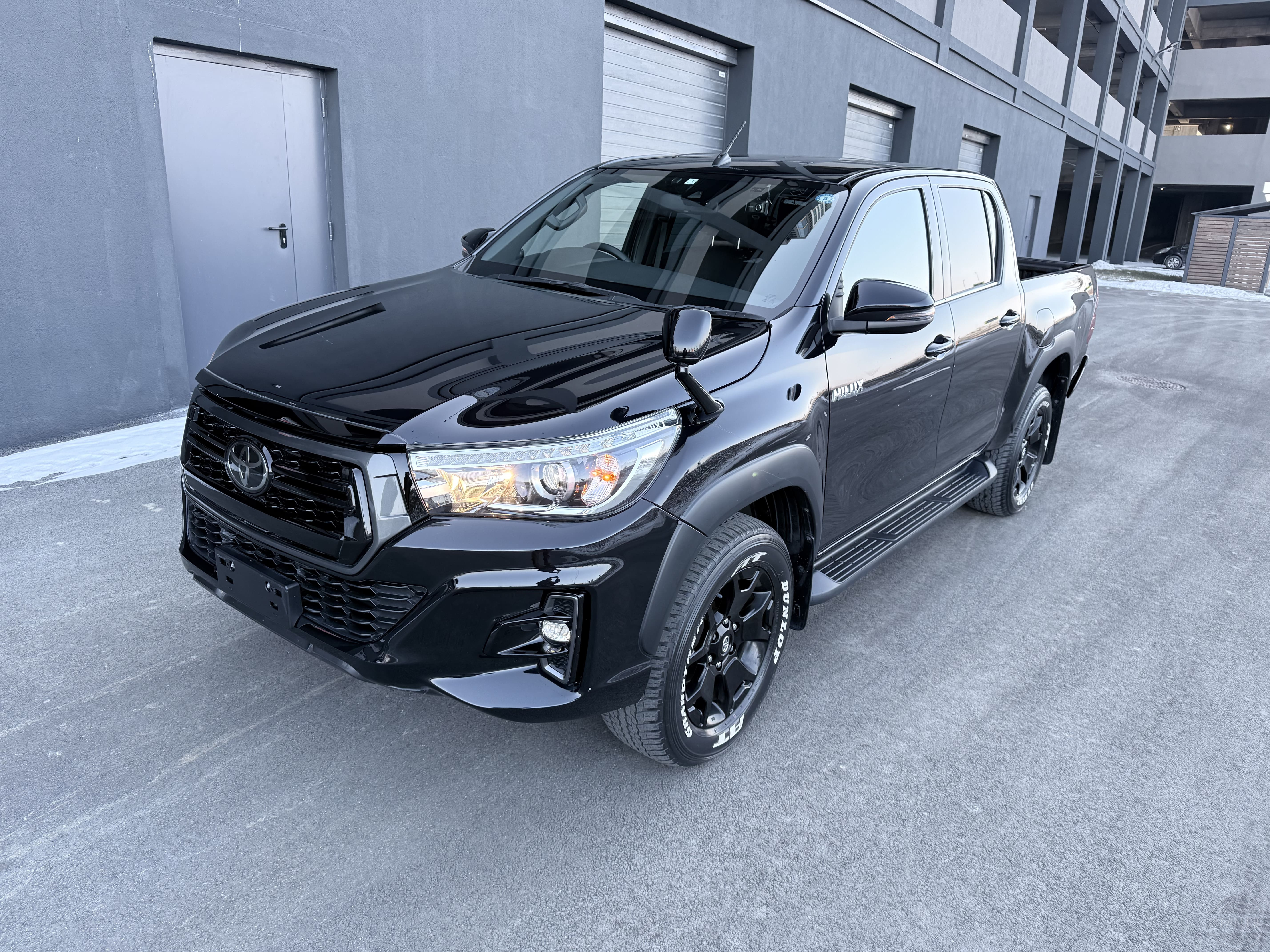 Фото Toyota Hilux - Japan Life 