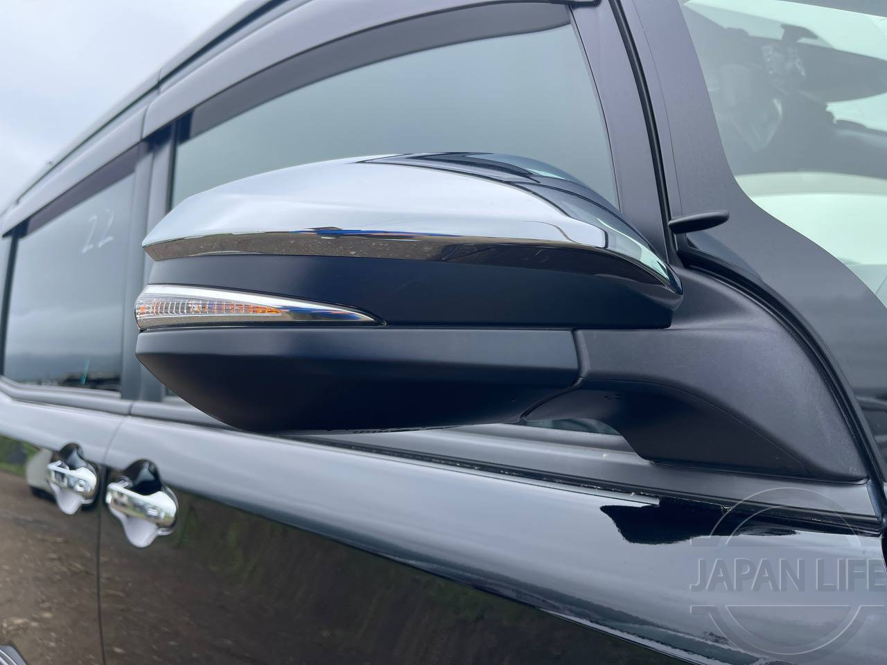 Фото Toyota Voxy - Japan Life 