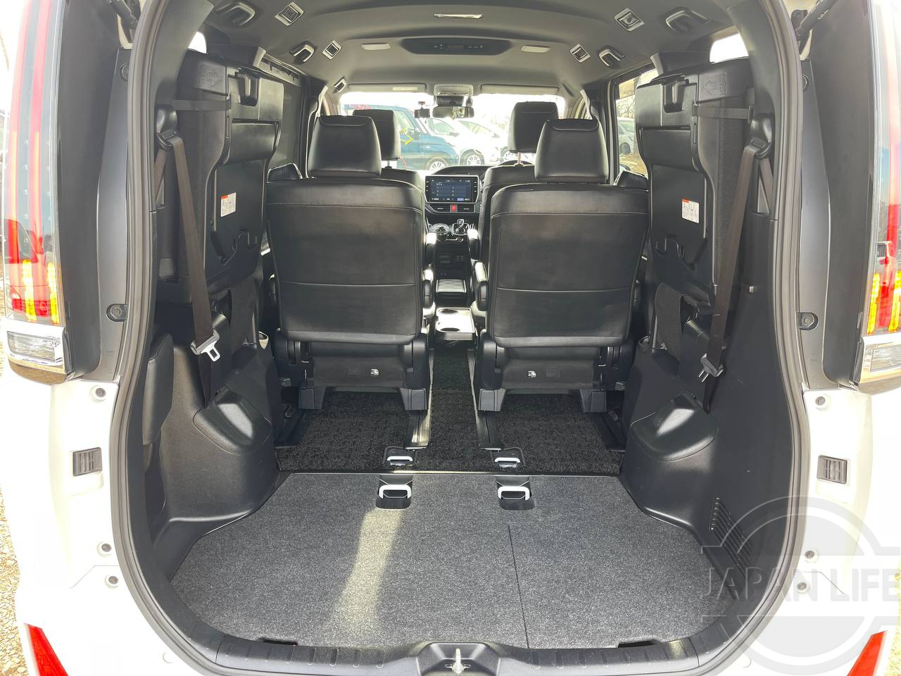 Фото Toyota Noah - Japan Life 