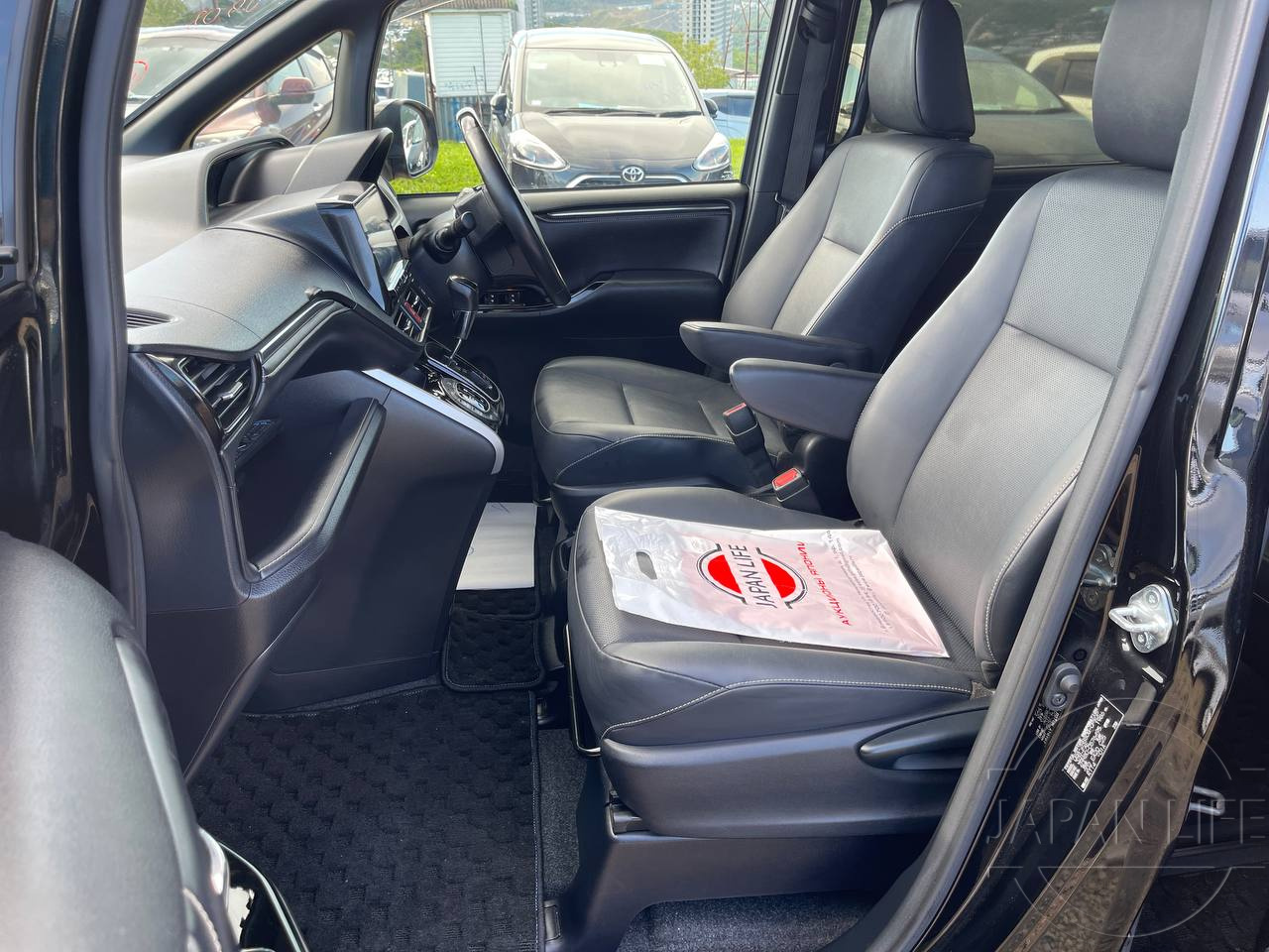 Фото Toyota Esquire - Japan Life 