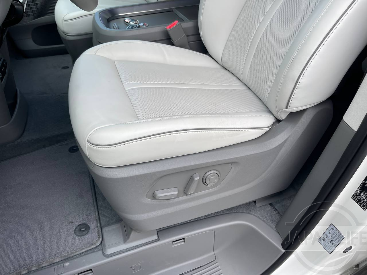 Фото Hyundai Staria - Japan Life 