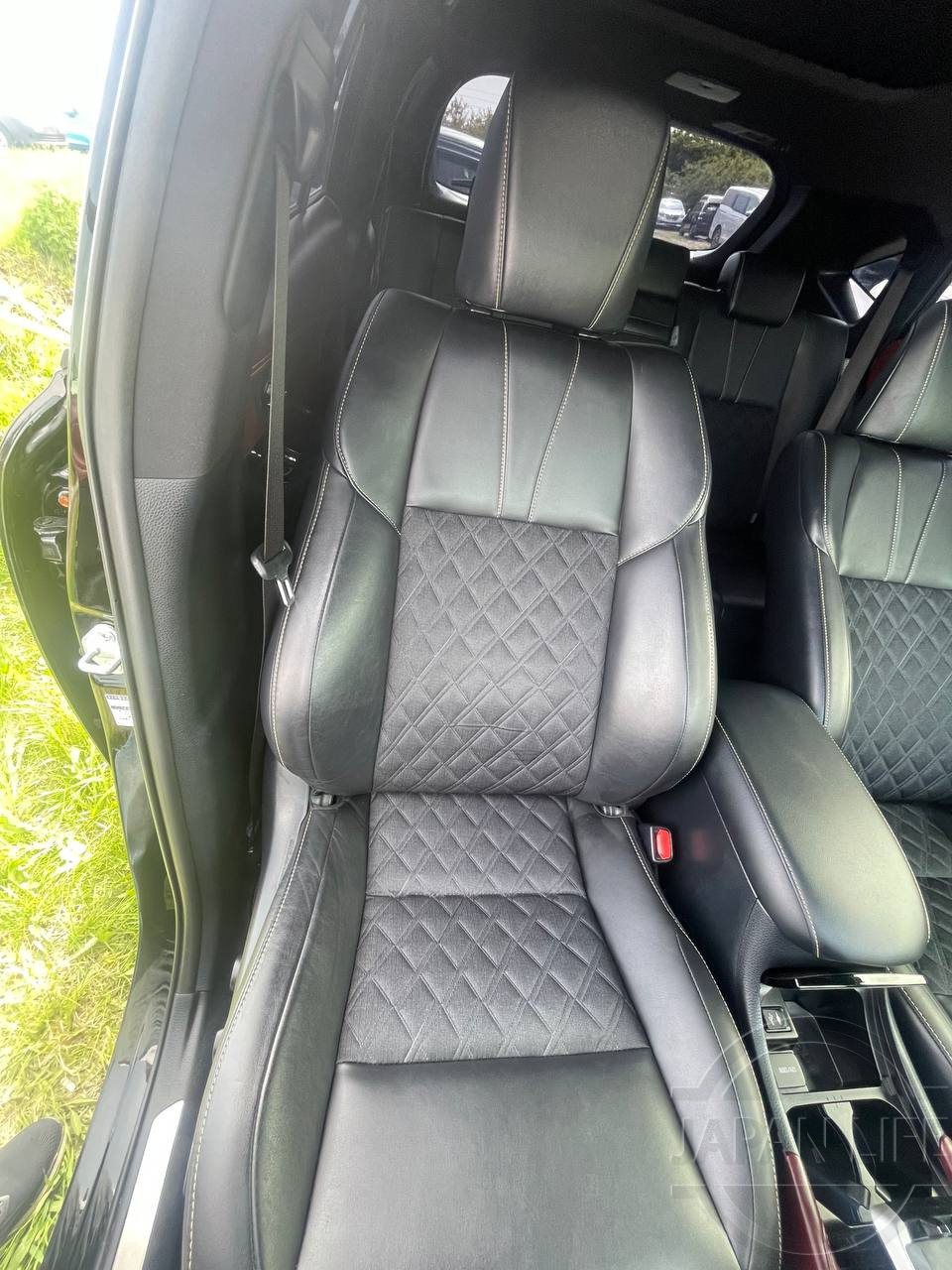 Фото Toyota Harrier - Japan Life 