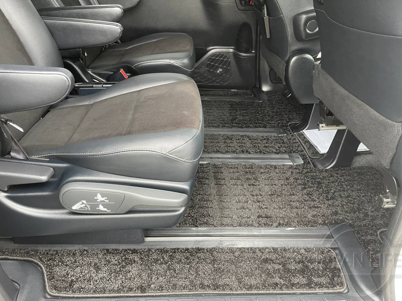 Фото Toyota Noah - Japan Life 