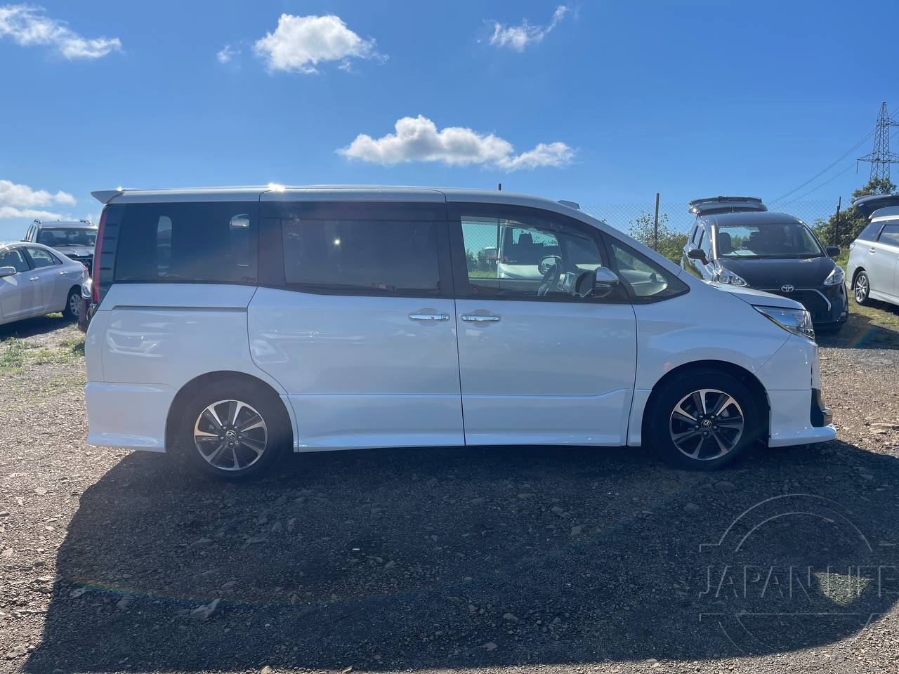 Фото Toyota Noah - Japan Life 