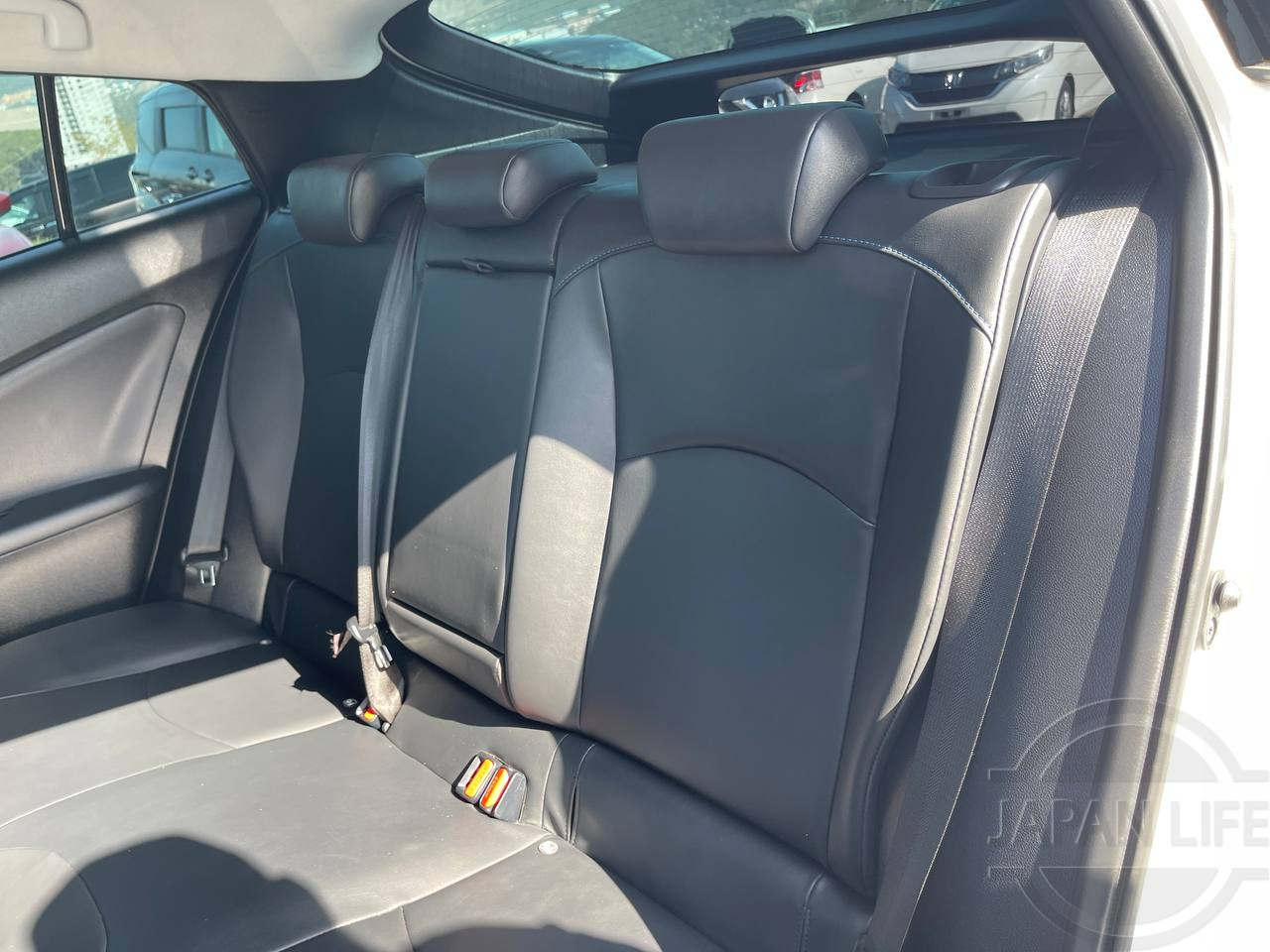 Фото Toyota Prius - Japan Life 