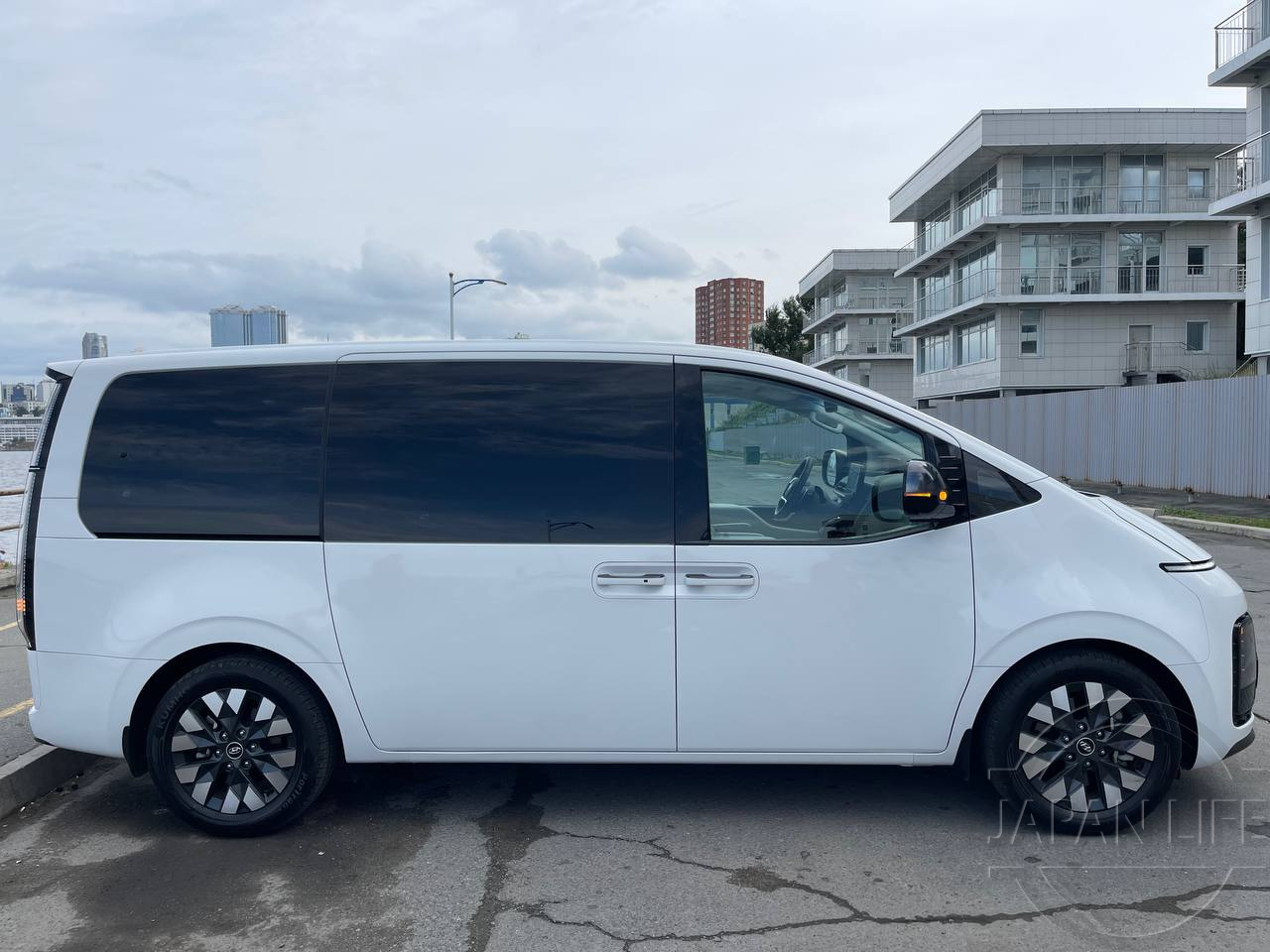 Фото Hyundai Staria - Japan Life 