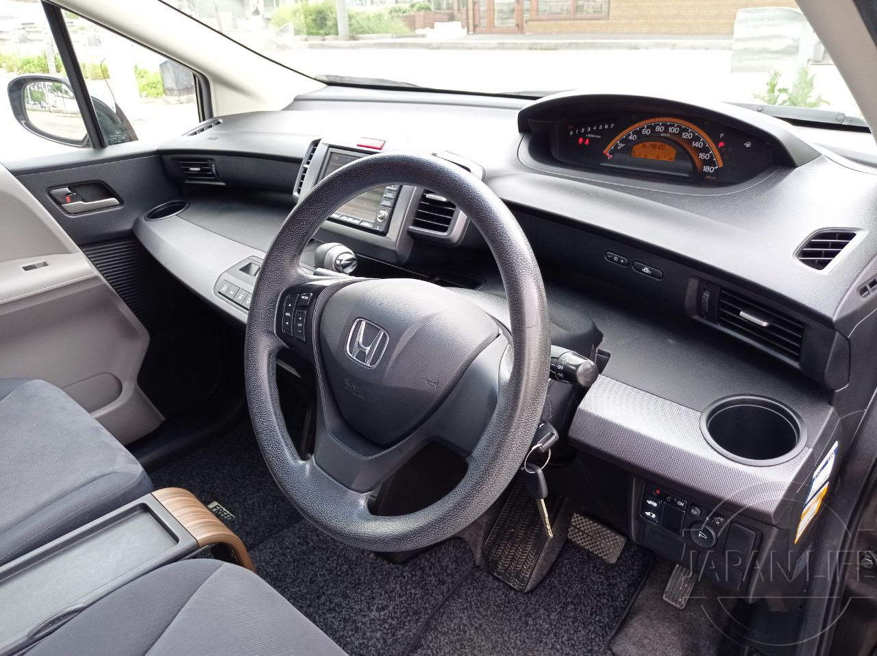 Фото Honda Freed - Japan Life 