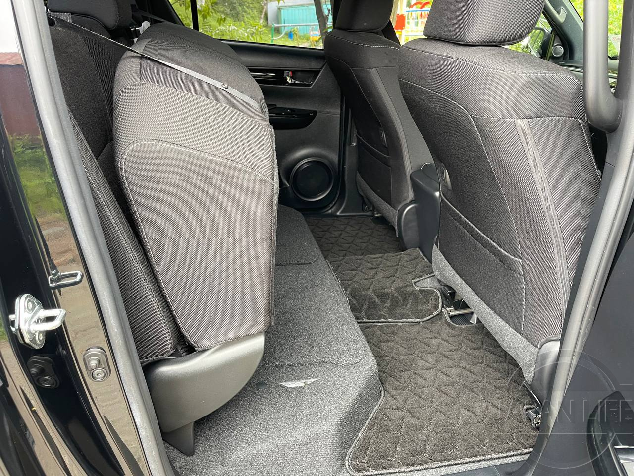 Фото Toyota Hilux - Japan Life 