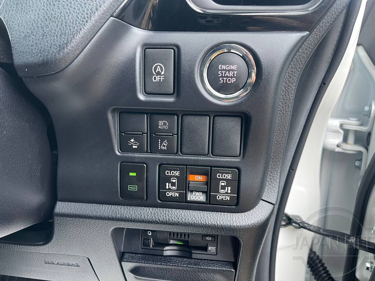 Фото Toyota Noah - Japan Life 