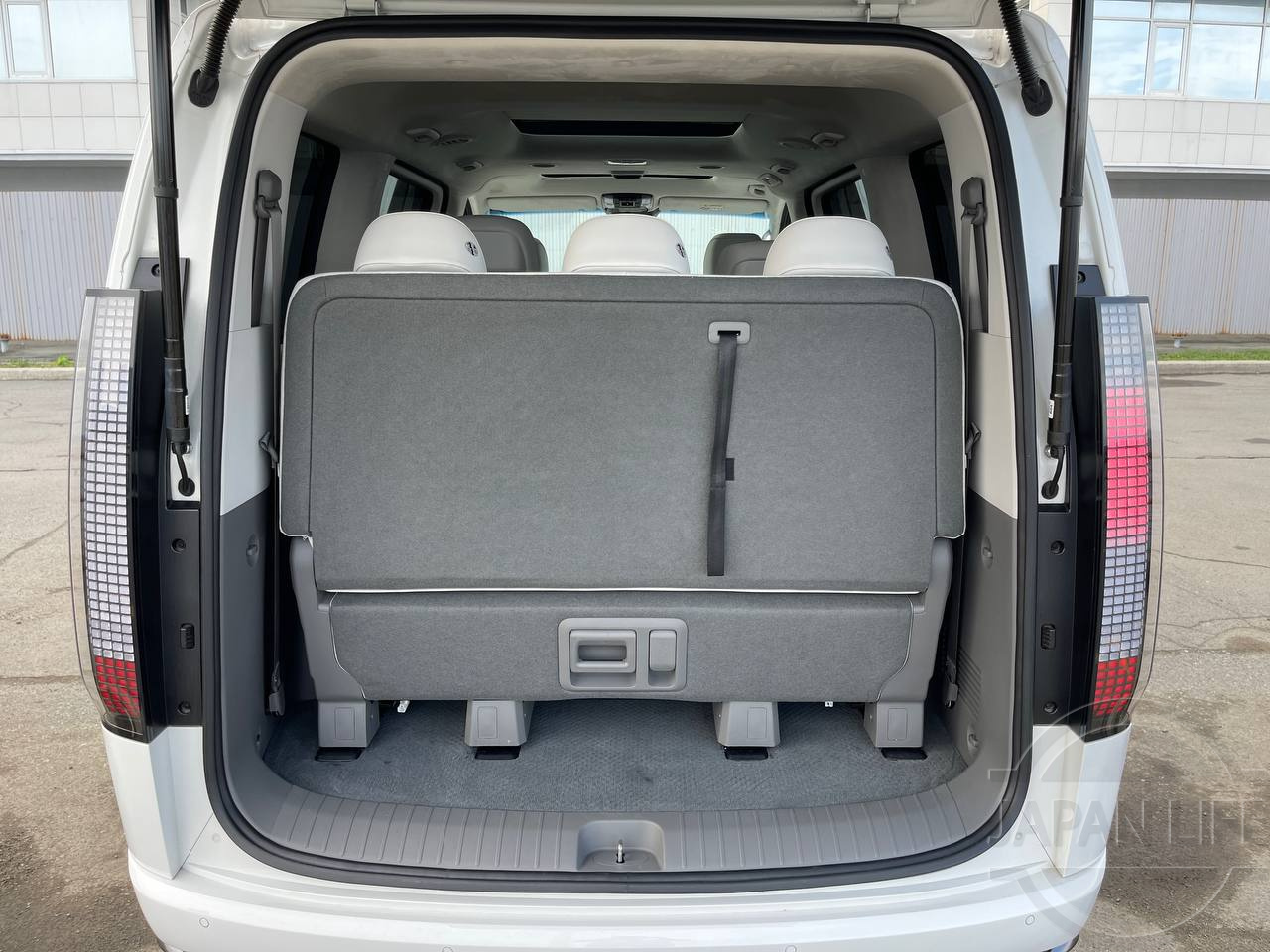 Фото Hyundai Staria - Japan Life 