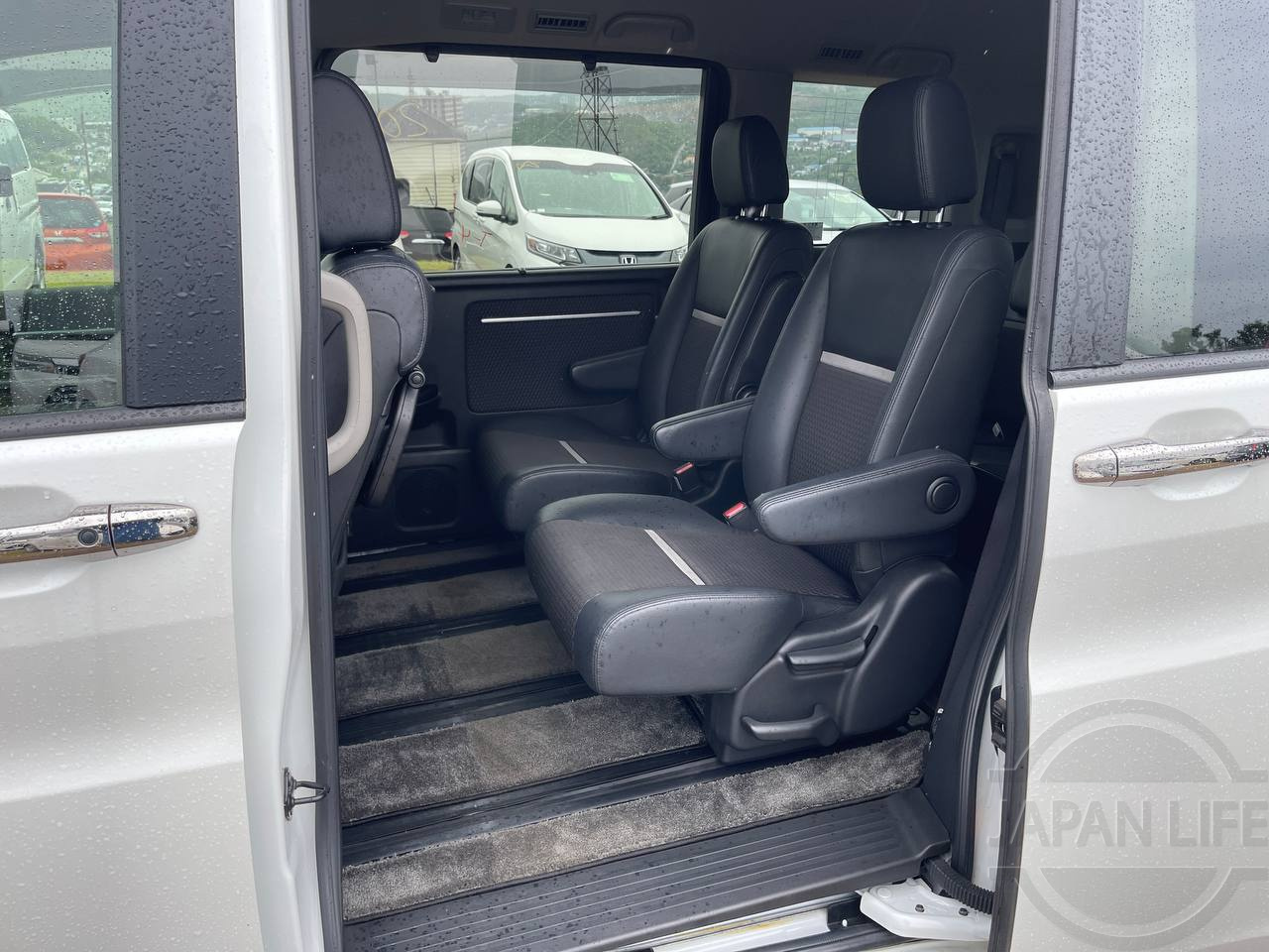 Фото Honda Stepwgn - Japan Life 