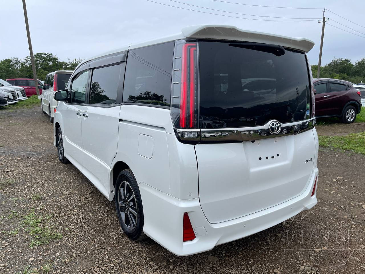 Фото Toyota Noah - Japan Life 