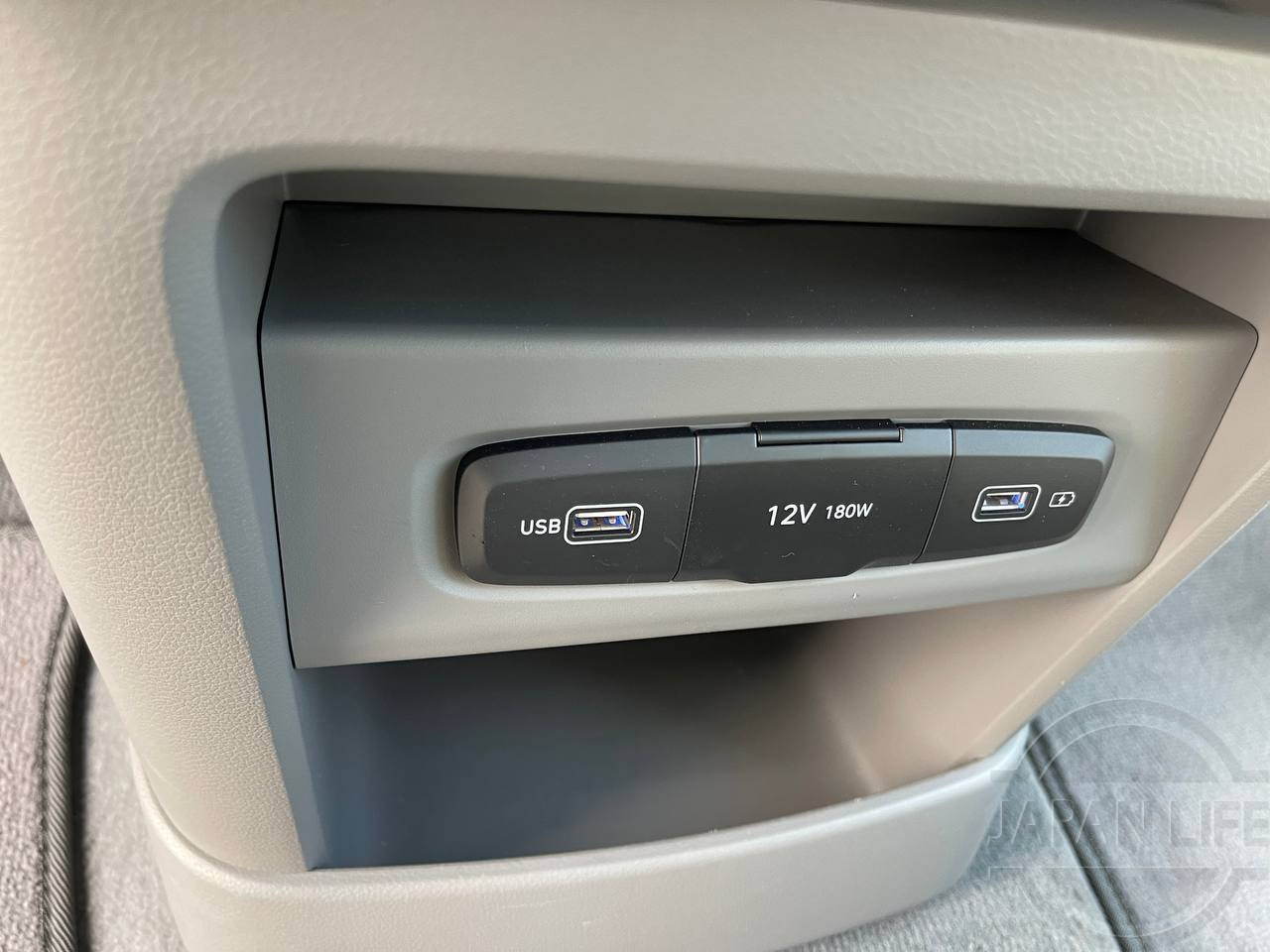 Фото Hyundai Staria - Japan Life 