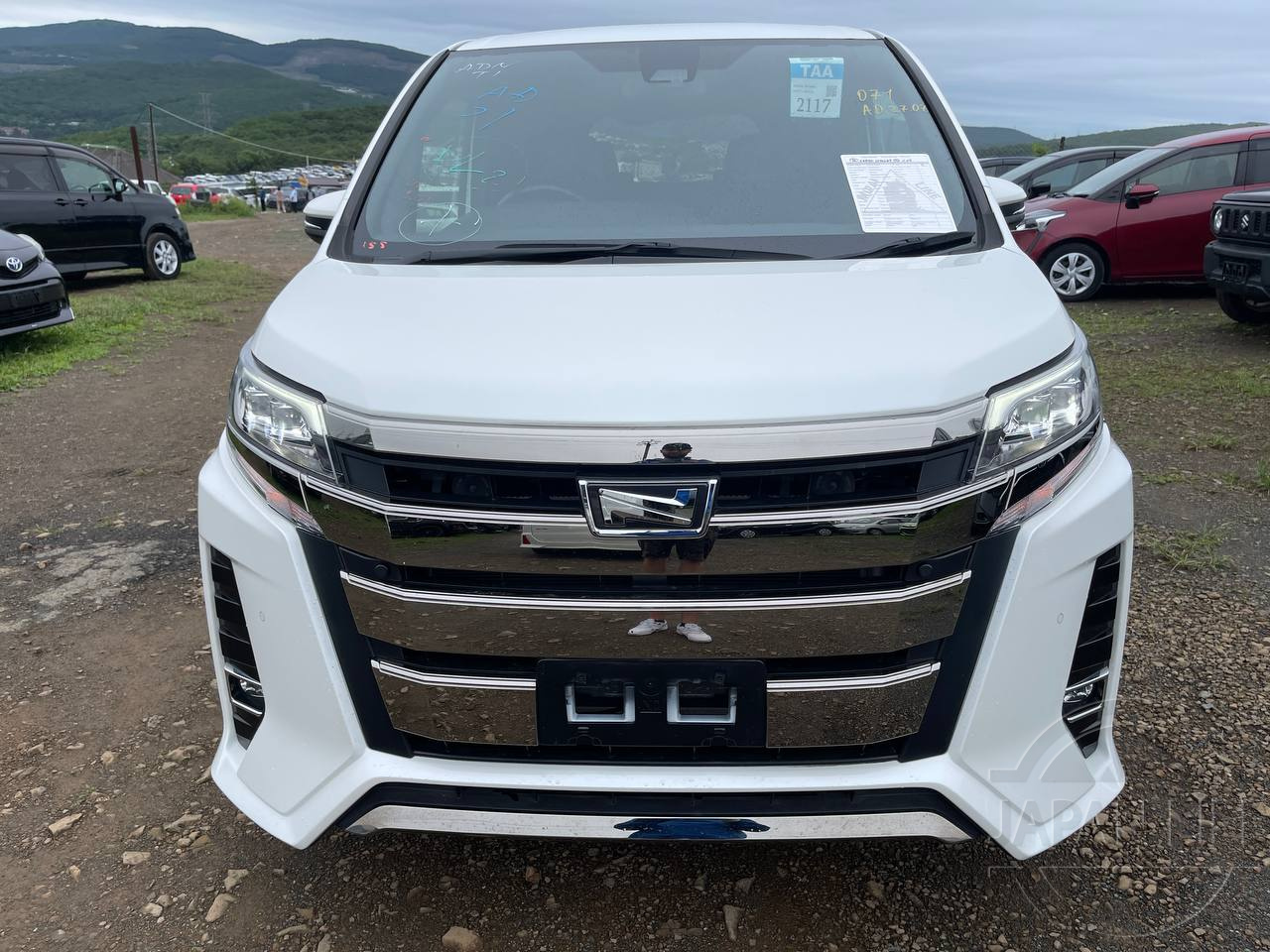 Фото Toyota Noah - Japan Life 