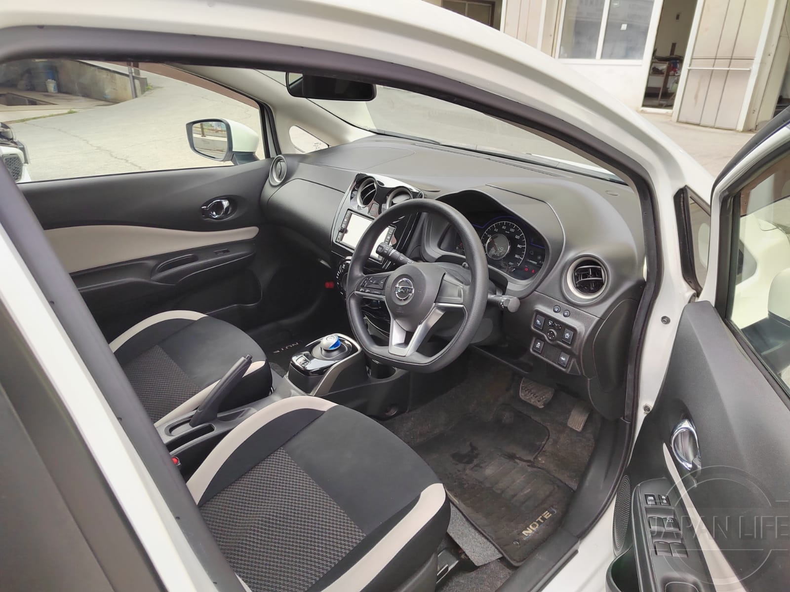 Фото Nissan Note - Japan Life 