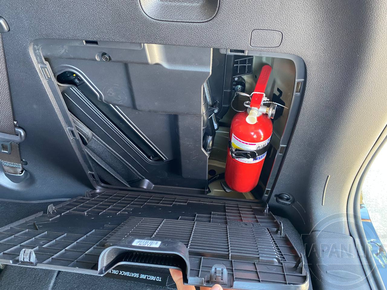 Фото Kia Carnival - Japan Life 