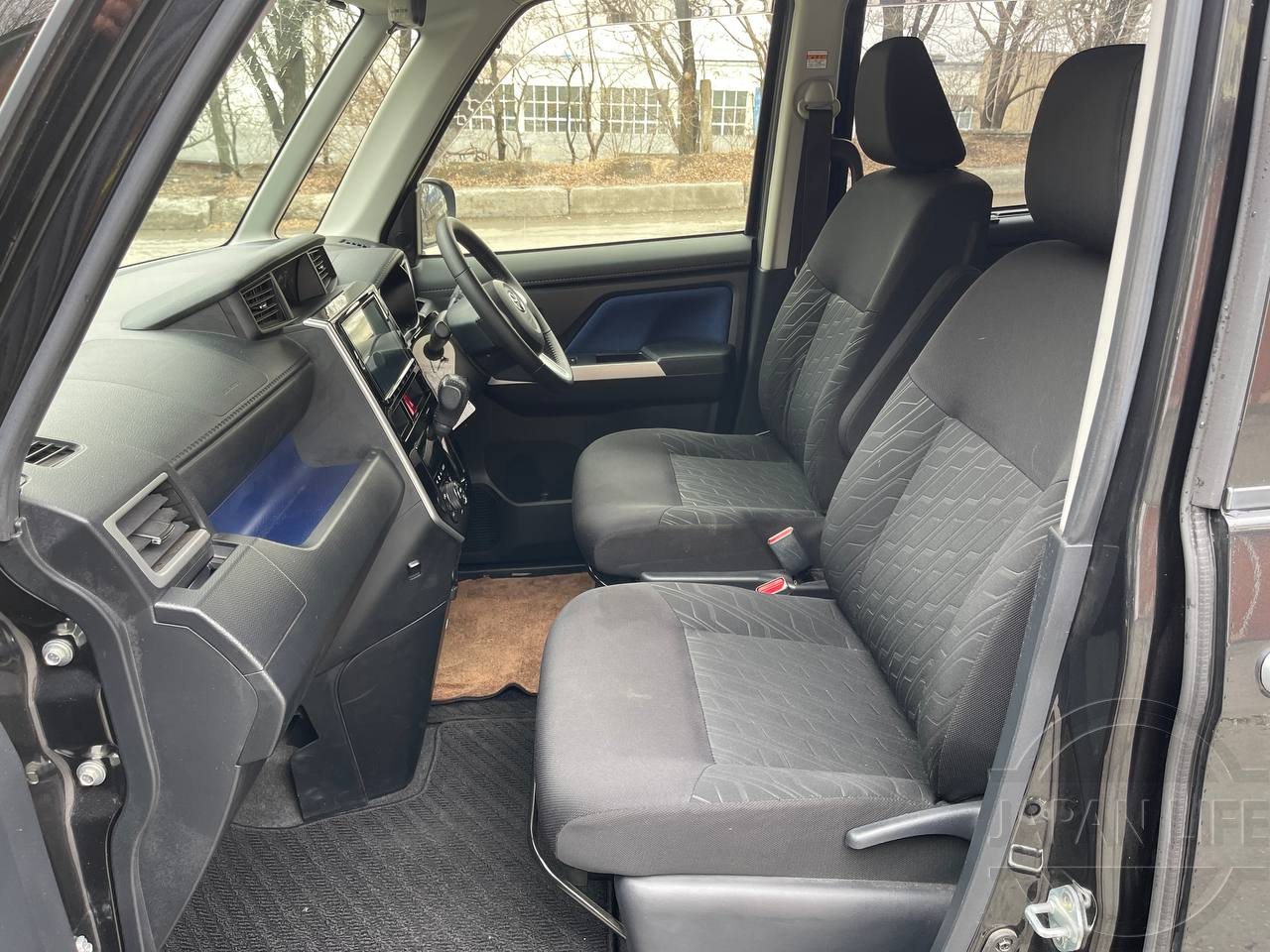 Фото Toyota Tank - Japan Life 