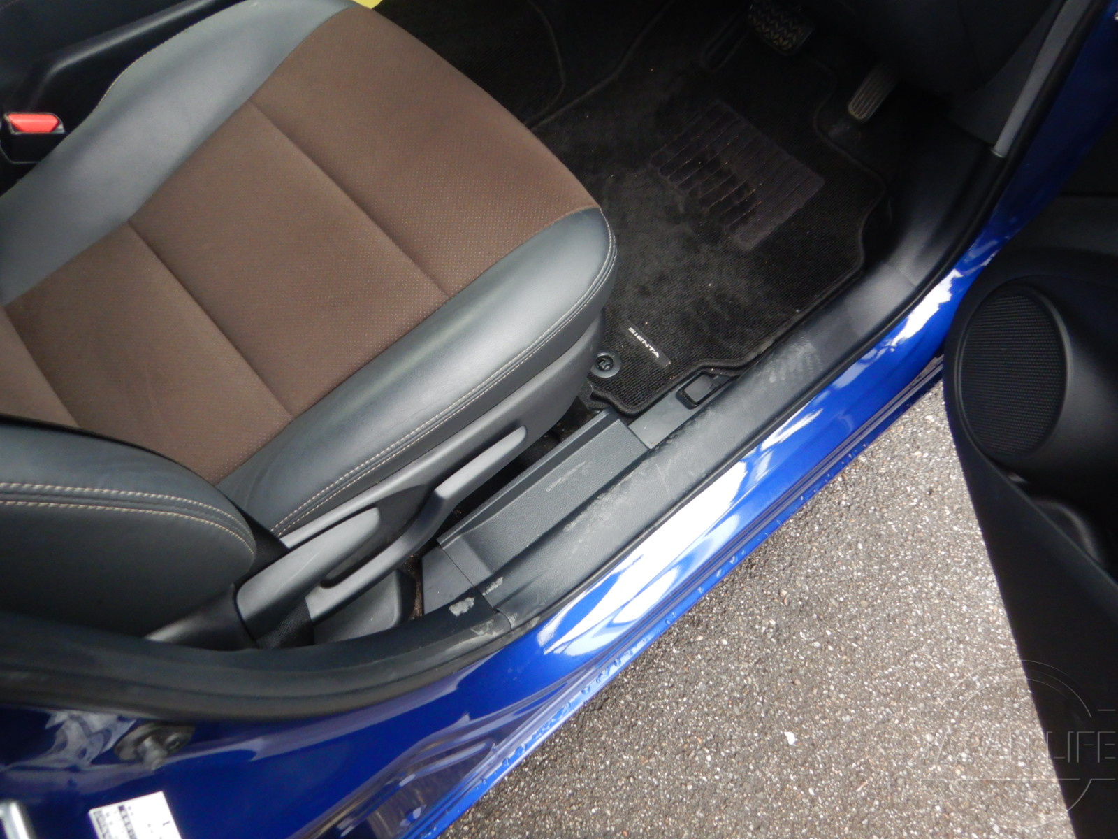 Фото Toyota Sienta - Japan Life 