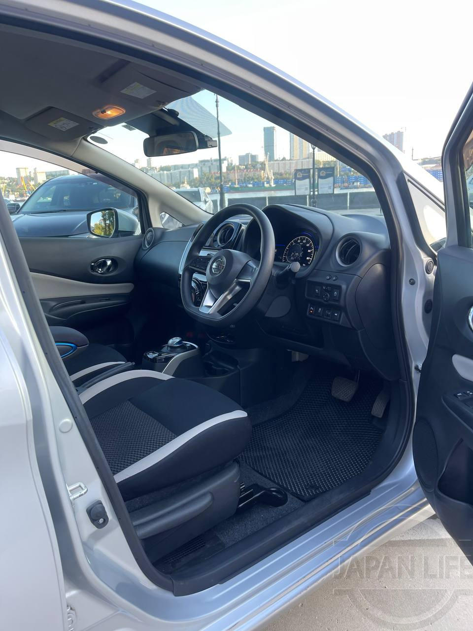 Фото Nissan Note - Japan Life 