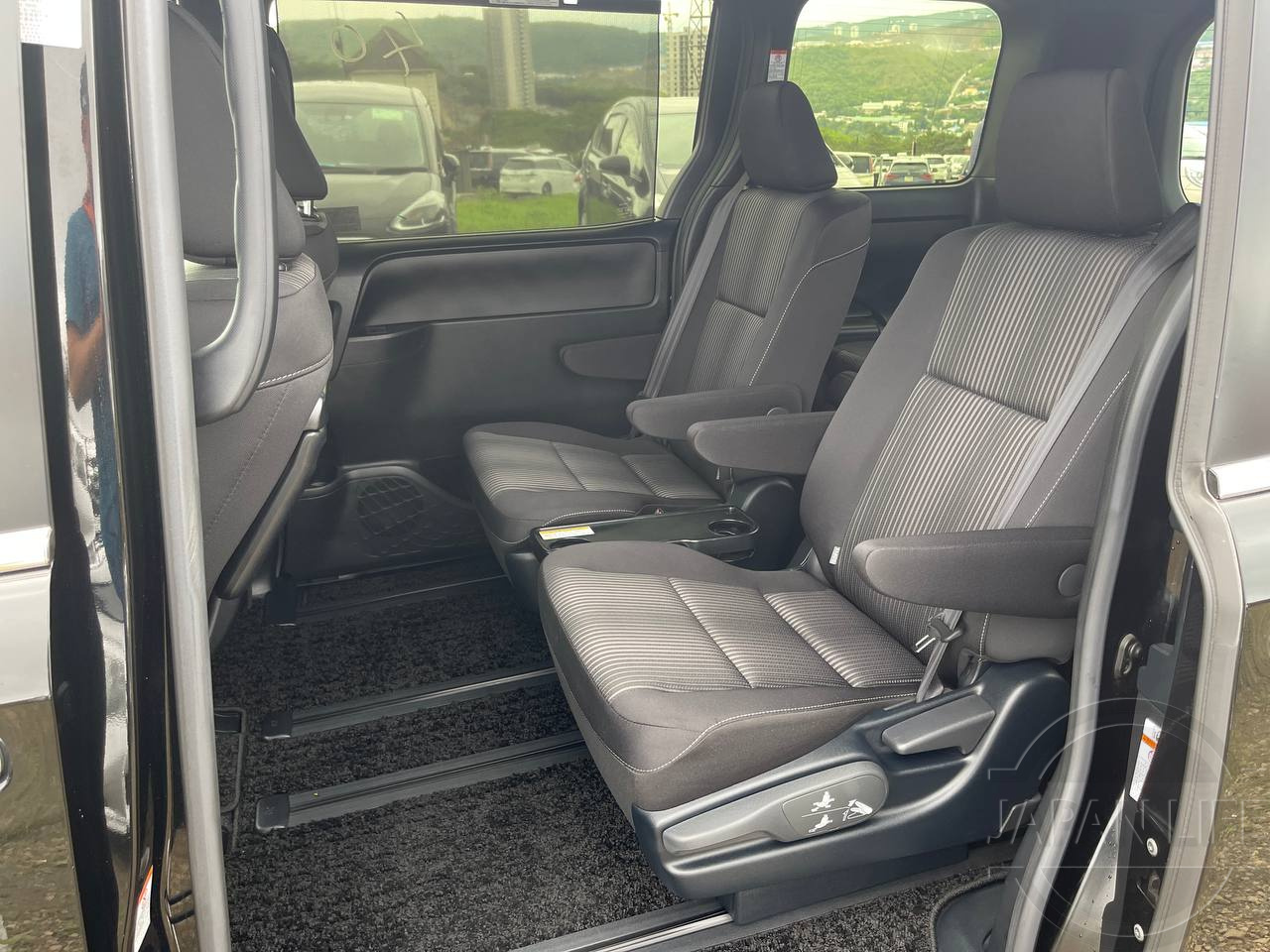 Фото Toyota Voxy - Japan Life 