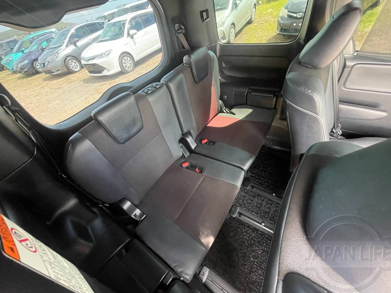 Фото Toyota Noah - Japan Life 