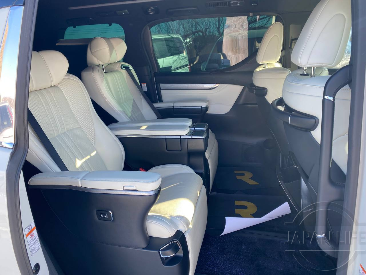 Фото Toyota Alphard - Japan Life 
