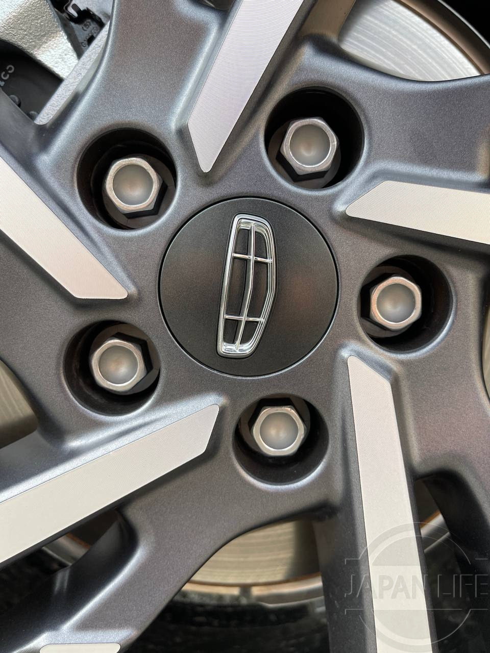 Фото Geely Monjaro - Japan Life 