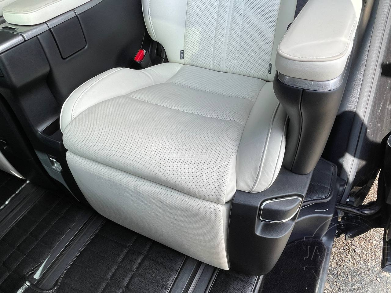 Фото Toyota Alphard - Japan Life 