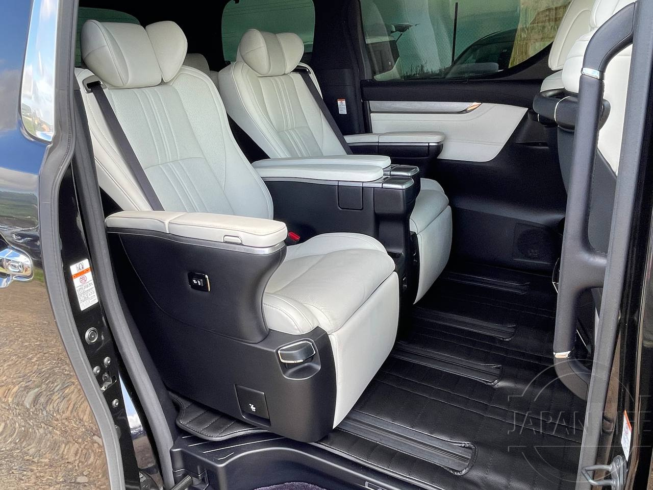 Фото Toyota Alphard - Japan Life 