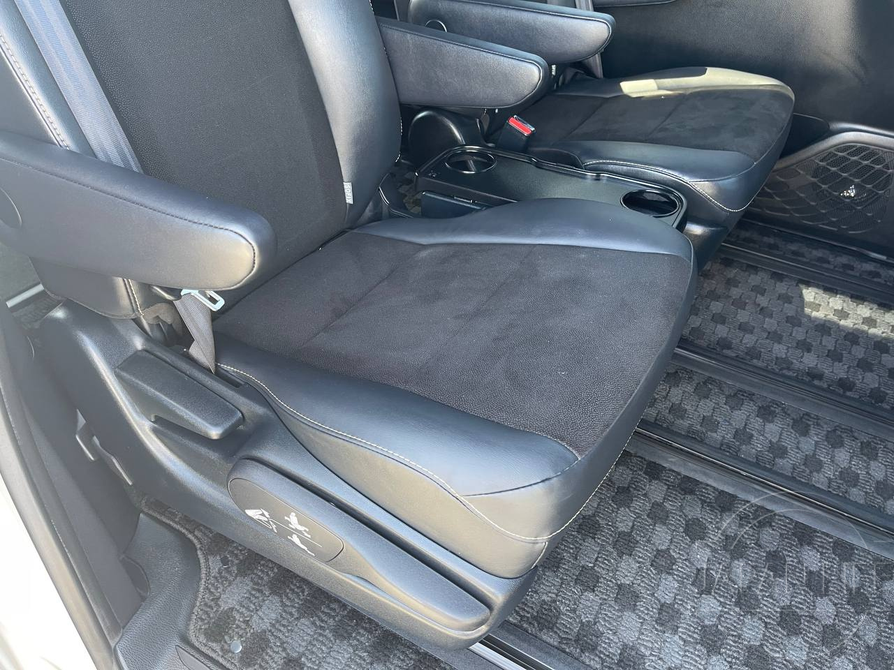 Фото Toyota Noah - Japan Life 