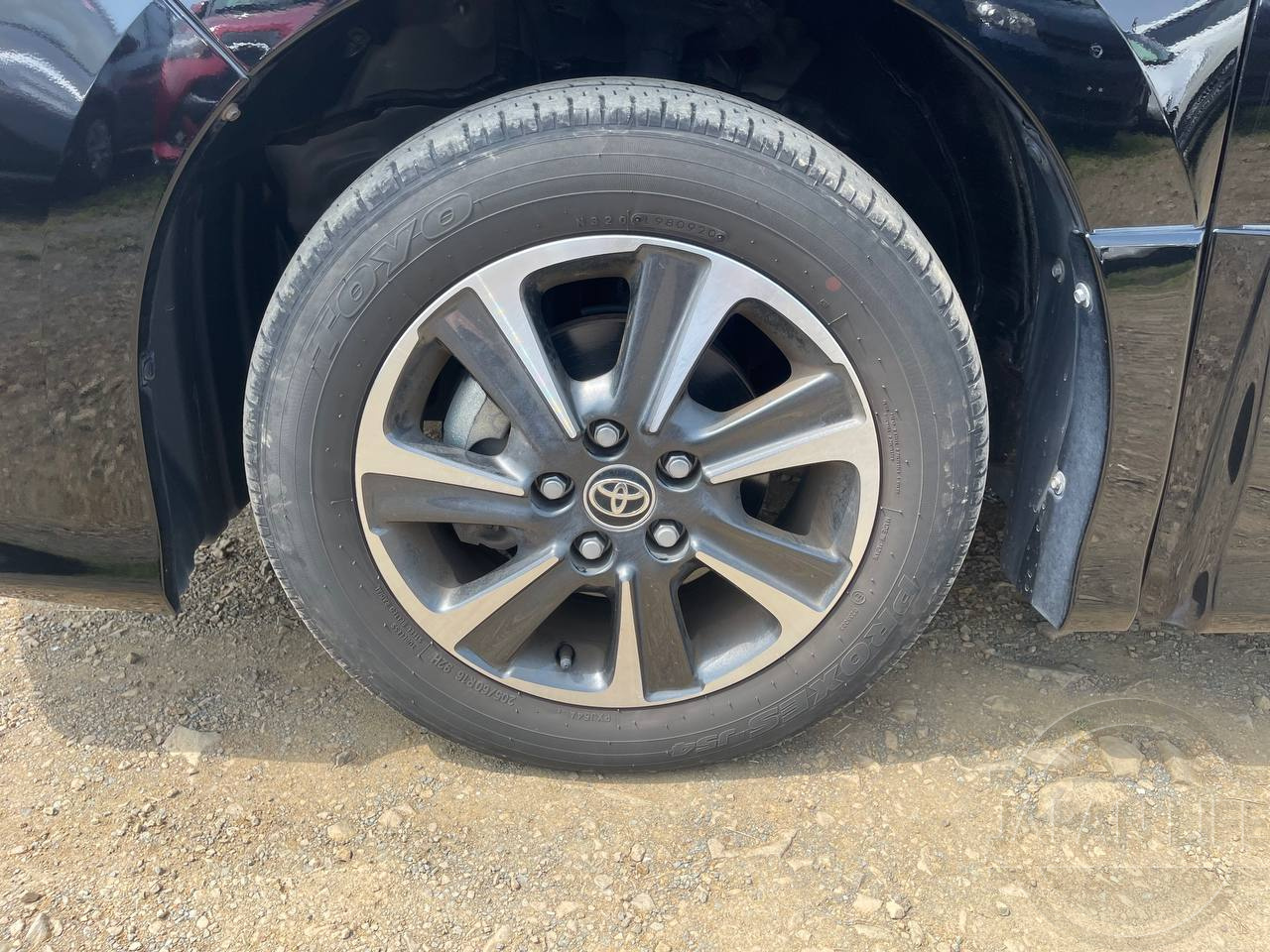 Фото Toyota Voxy - Japan Life 