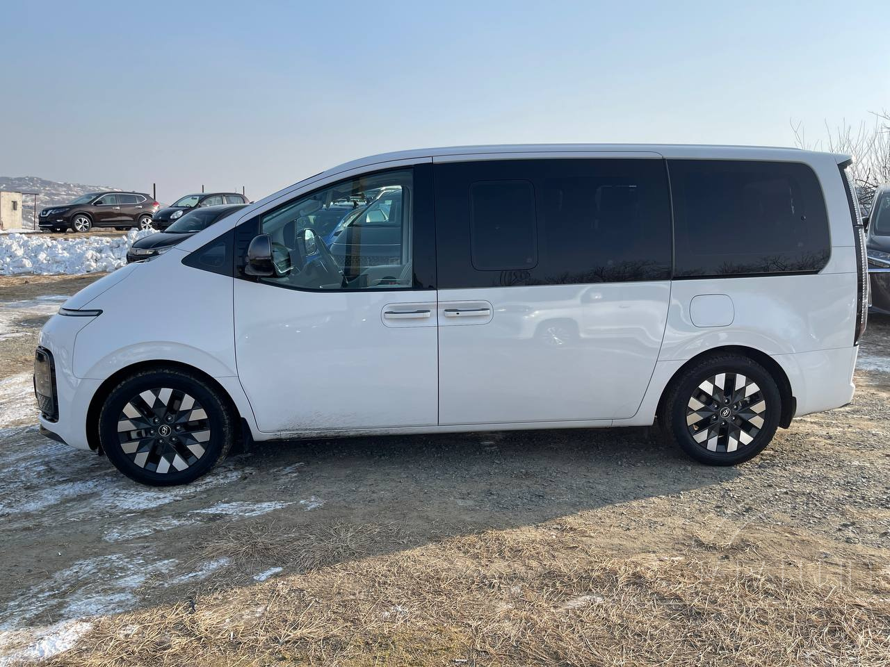 Фото Hyundai Staria - Japan Life 