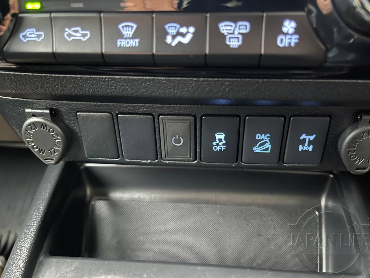 Фото Toyota Hilux - Japan Life 