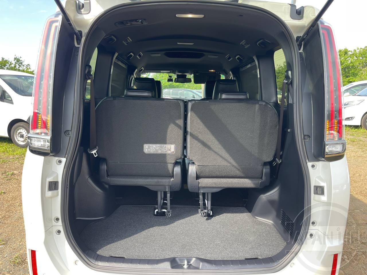 Фото Toyota Esquire - Japan Life 