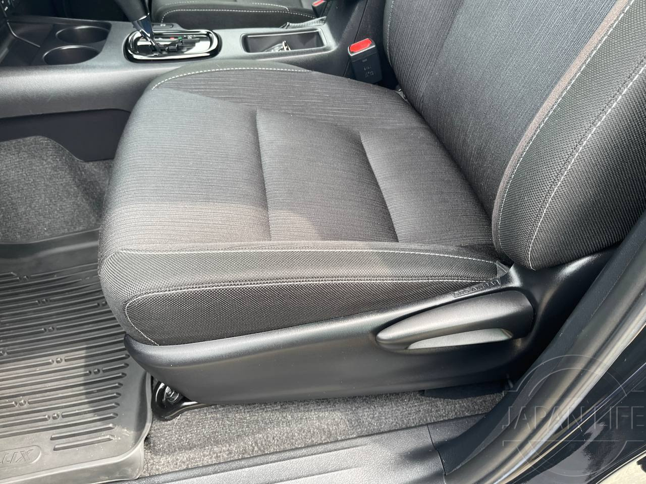 Фото Toyota Hilux - Japan Life 