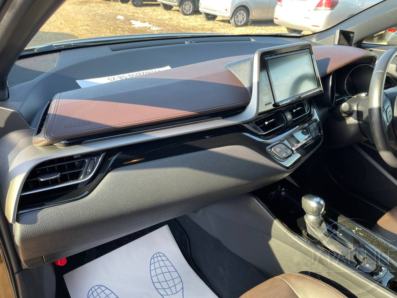 Фото Toyota C-HR - Japan Life 