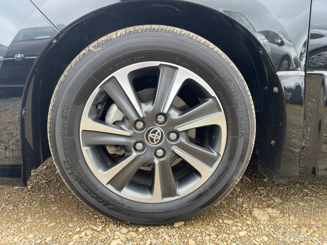 Фото Toyota Voxy - Japan Life 