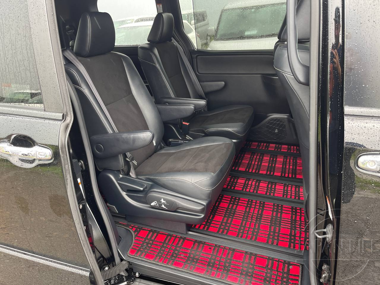 Фото Toyota Noah - Japan Life 