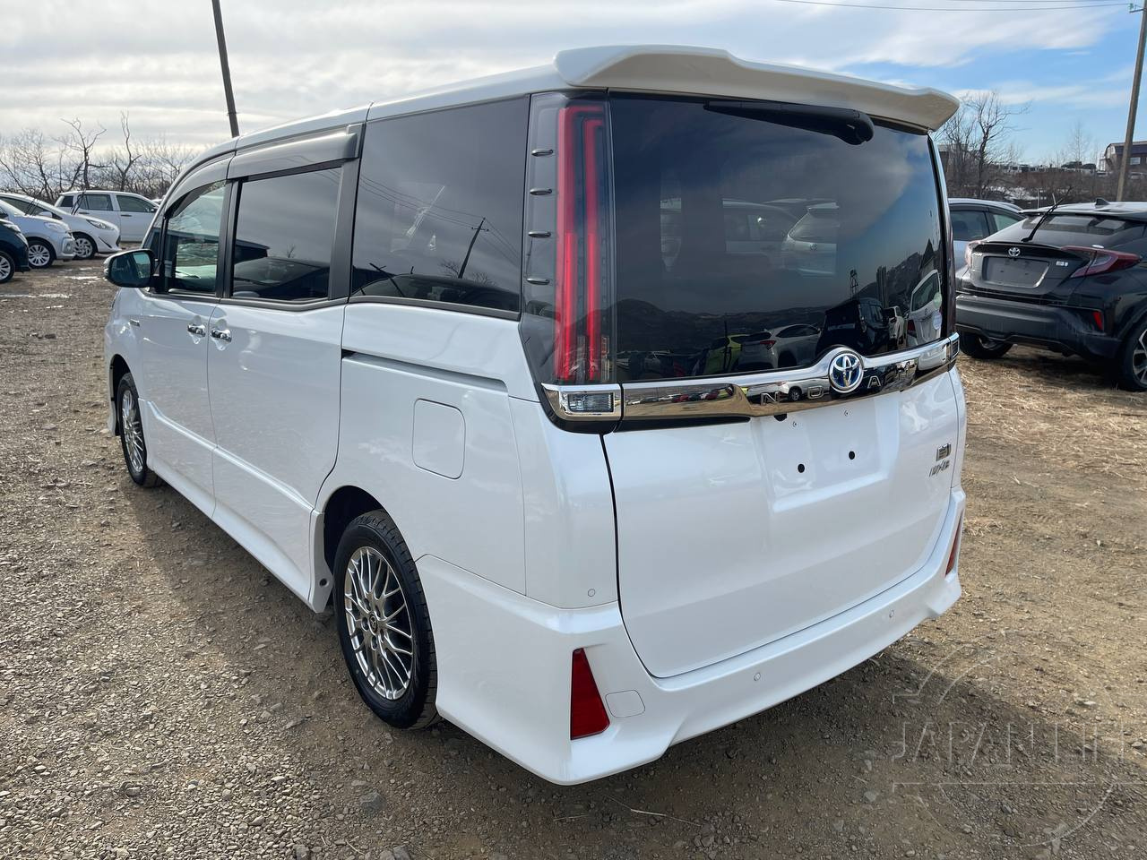 Фото Toyota Noah - Japan Life 