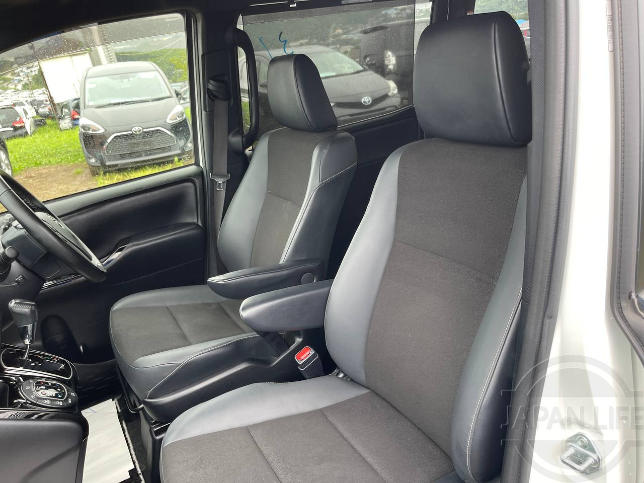 Фото Toyota Noah - Japan Life 