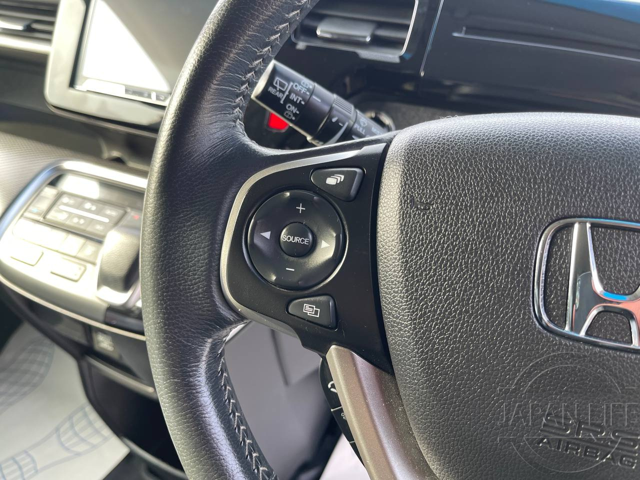 Фото Honda Stepwgn - Japan Life 